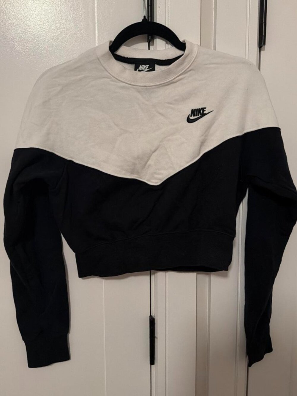 Nike black/white color block cropped sweatshirt